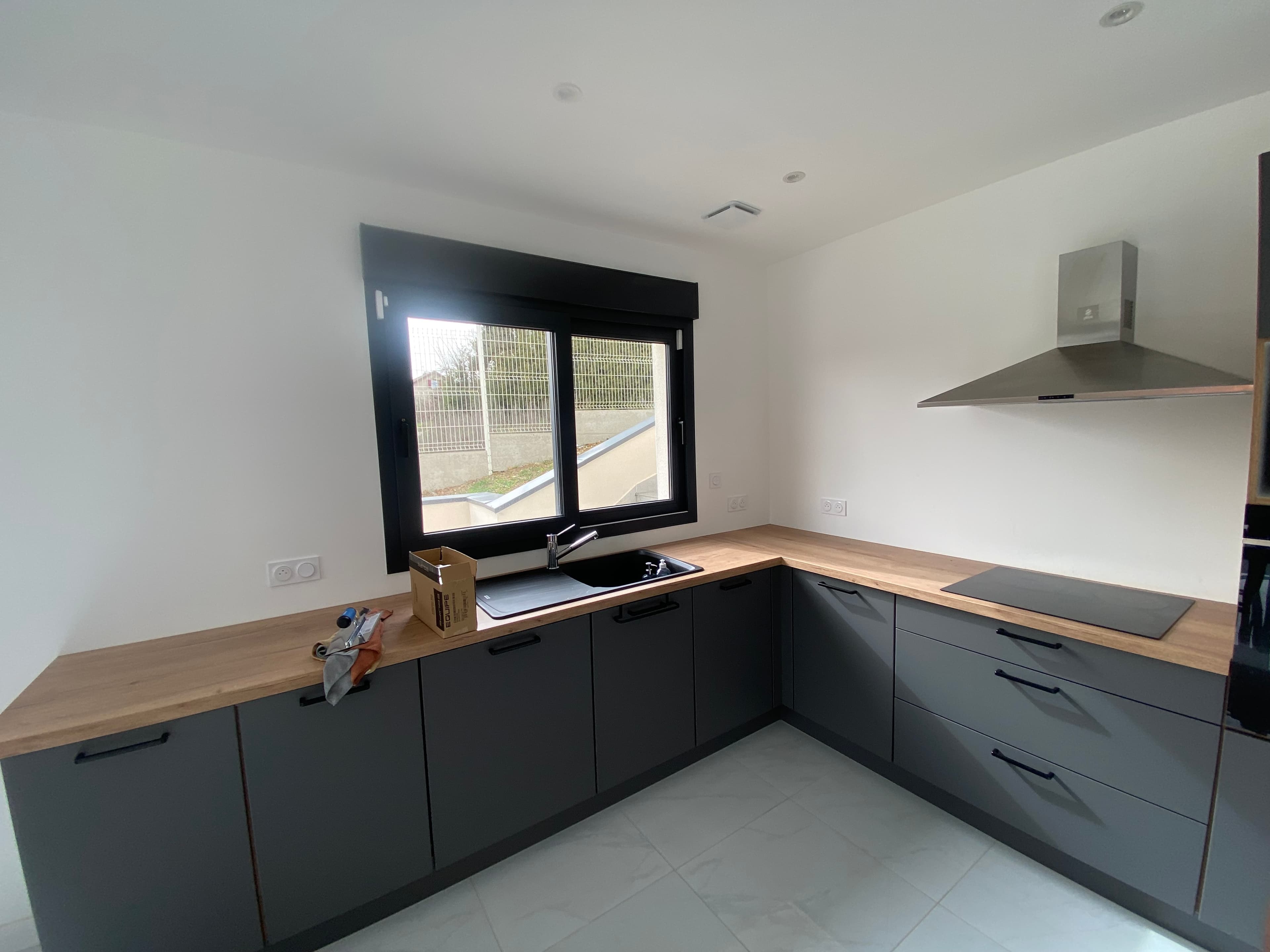 Crédence en carrelage zellige - Cuisine à Void-Vacon - photo de rénovation 1