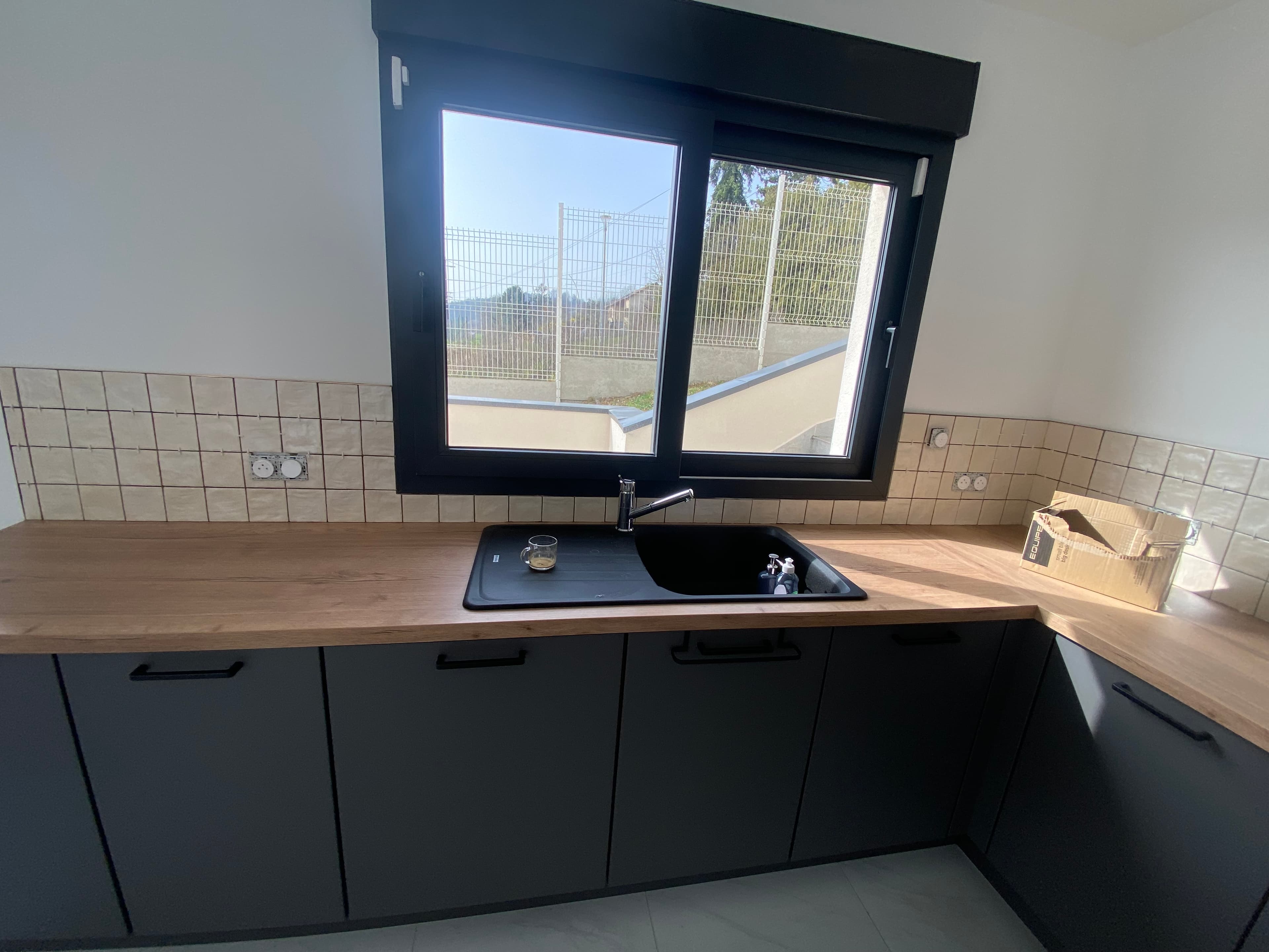 Crédence en carrelage zellige - Cuisine à Void-Vacon - photo de rénovation 3