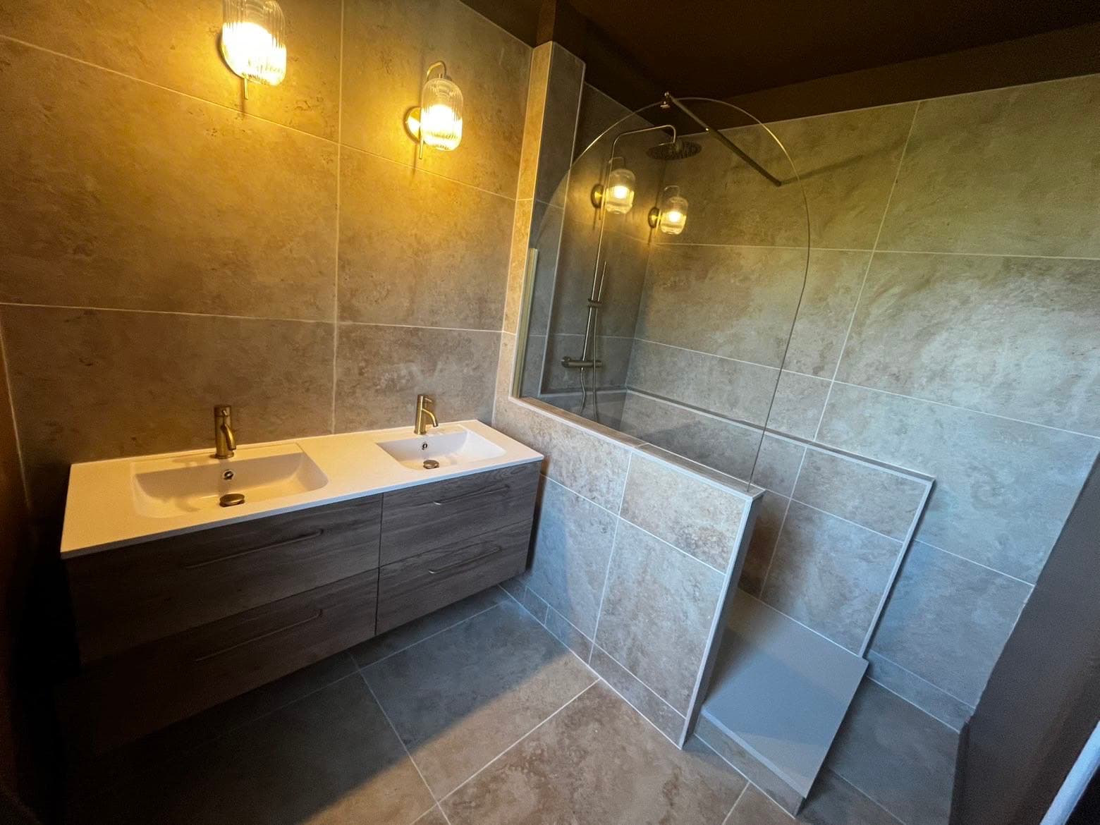 Rénovation complète d'une salle de bain parent à Pagny-sur-Moselle - photo de rénovation 16
